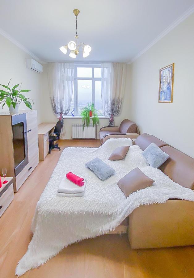Rent Kiev Apartment 2 Min Metro Chernihivska מראה חיצוני תמונה